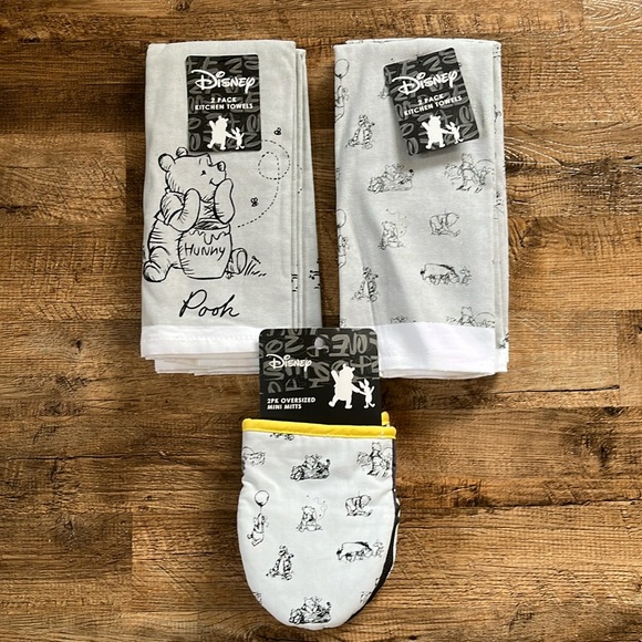 BNWT Disney Winnie The Pooh Dish Towels & Oven Mitts - Picture 1 of 6